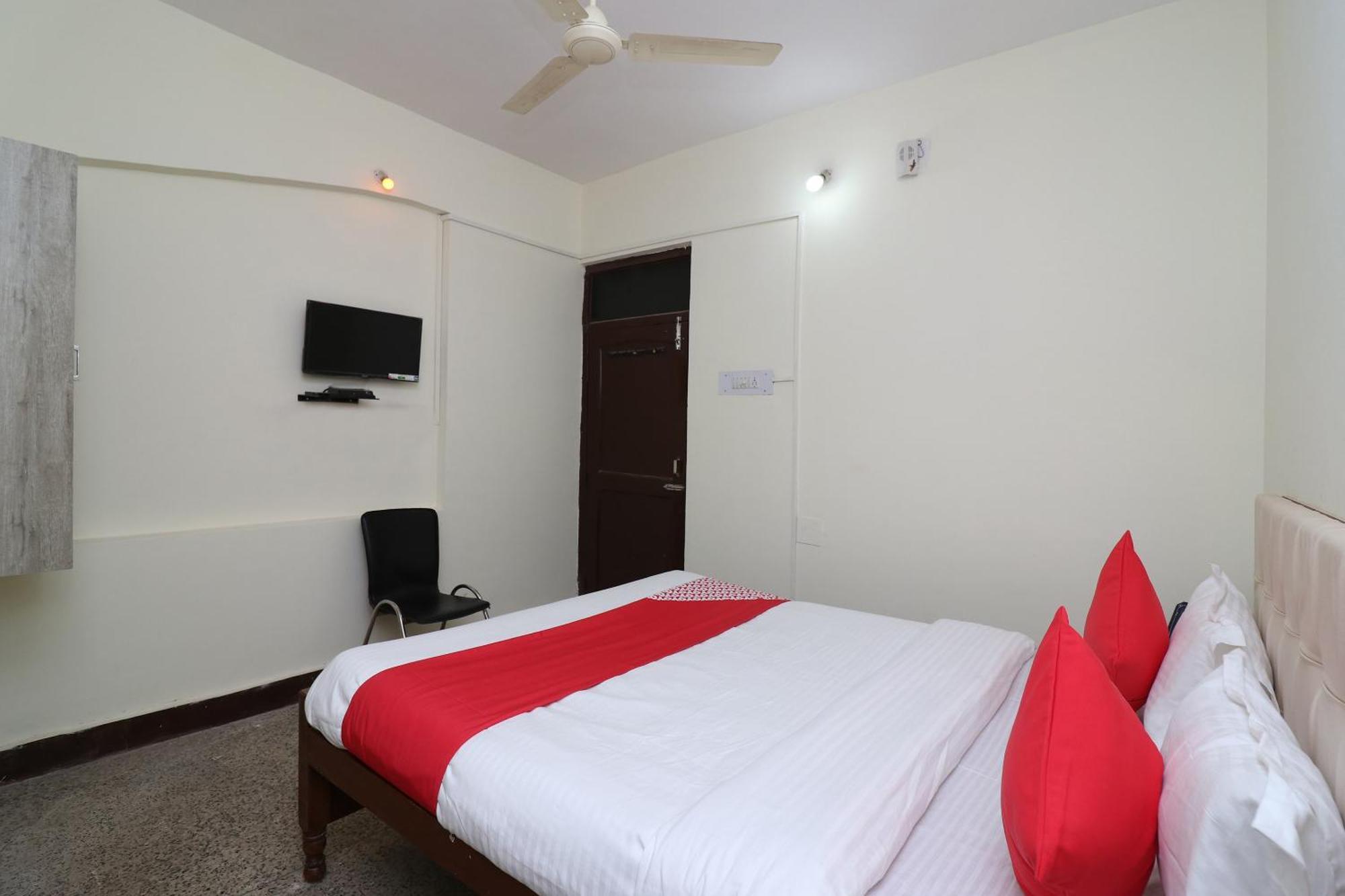 Hotel Shreya 부바네스 외부 사진