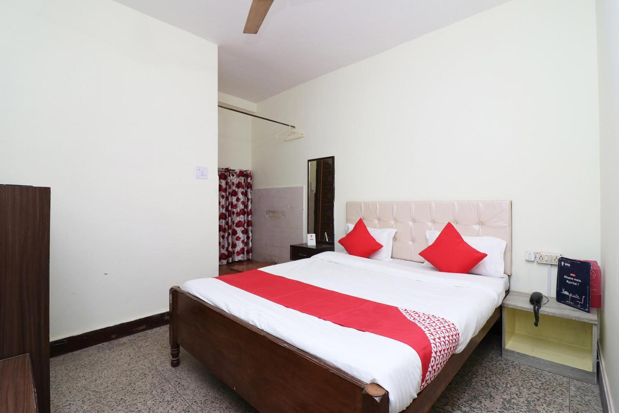 Hotel Shreya 부바네스 외부 사진